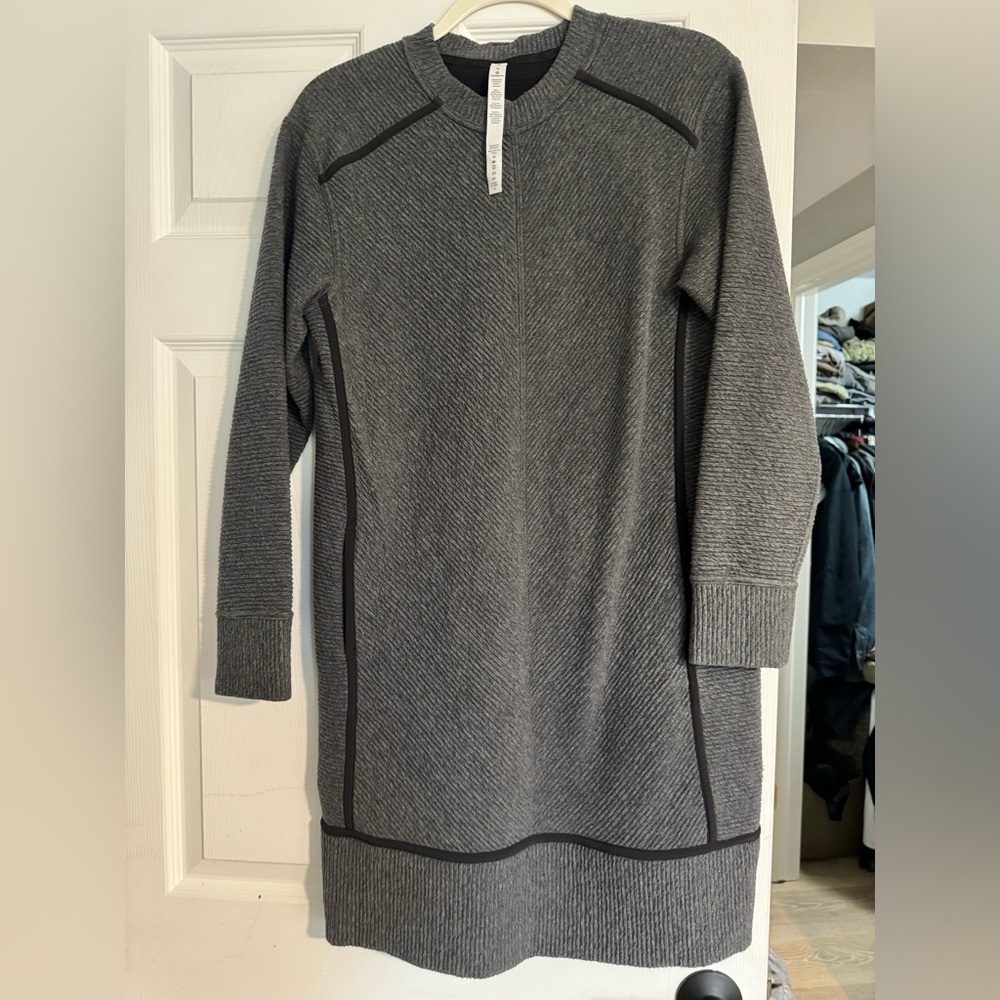 Lululemon sweater dress size 6